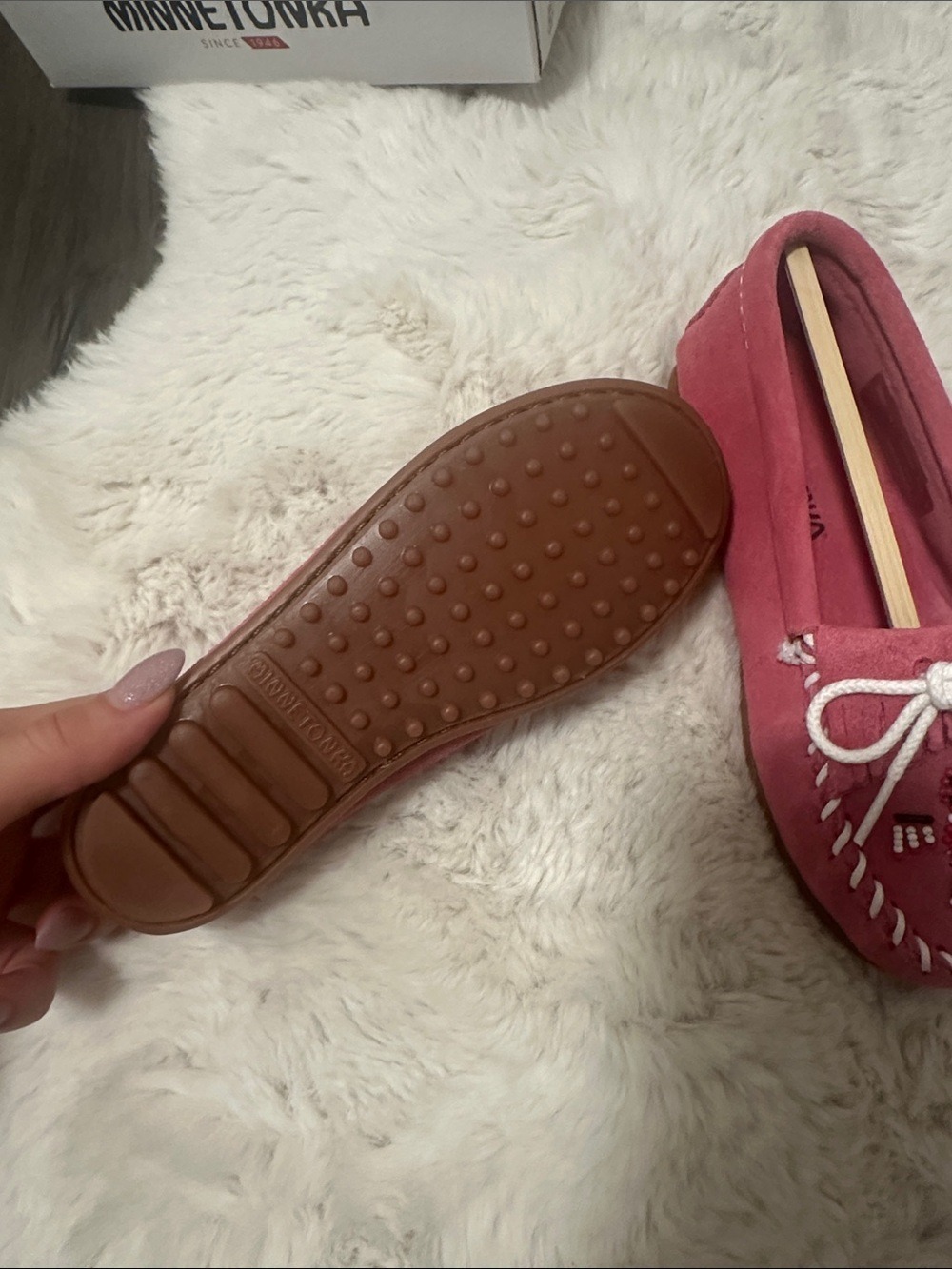 Minnetonka Pink Suede Girls shoes 13 - Picture 3 of 6